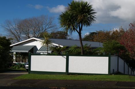 Photo of property in 27 Tanglewood Place, Cockle Bay, Auckland, 2014