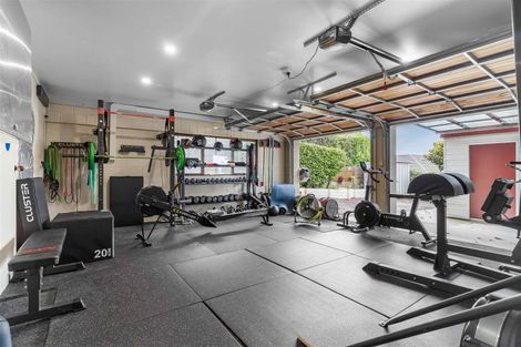 Photo of property in 81 Waller Avenue, Bucklands Beach, Auckland, 2012