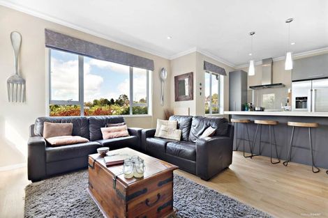 Photo of property in 41 Namsan Close, Fairview Heights, Auckland, 0632