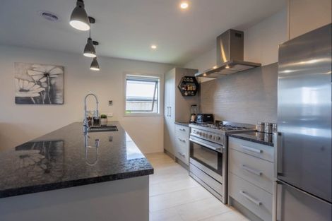 Photo of property in 7 Mahia Lane, Waikanae, 5036