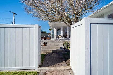 Photo of property in 1/18 Strid Road, Te Atatu South, Auckland, 0610