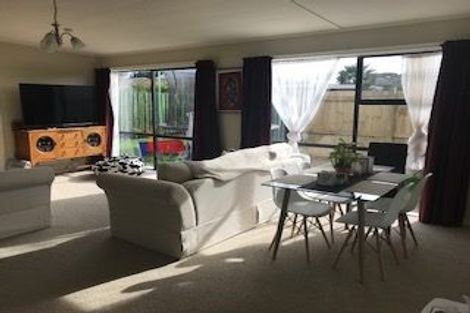 Photo of property in 16 Ropiha Street, Fitzroy, New Plymouth, 4312