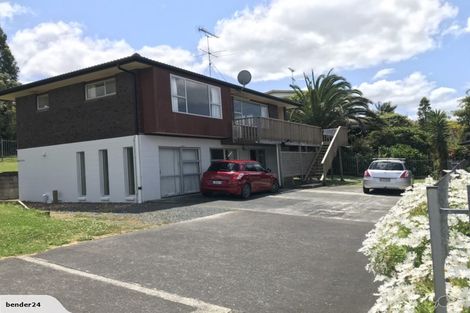 Photo of property in 1/46 John Dee Crescent, Red Beach, 0932