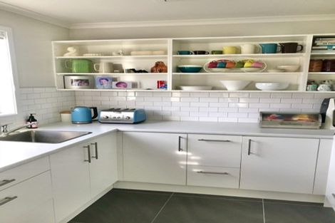 Photo of property in 184 Dowse Drive, Maungaraki, Lower Hutt, 5010