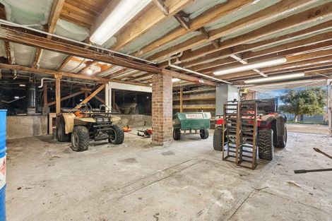 Photo of property in 23 Humphrey Kemp Avenue, Henderson, Auckland, 0612
