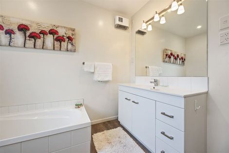 Photo of property in 1/114 Saint James Avenue, Papanui, Christchurch, 8053