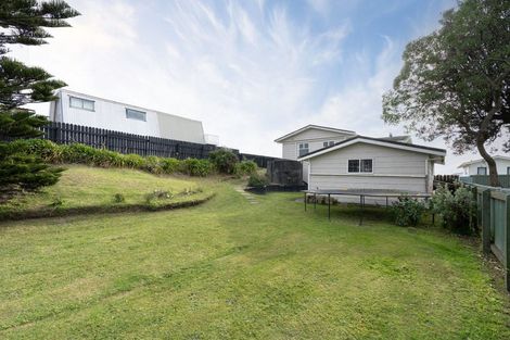 Photo of property in 76 Kahukura Avenue, Waitarere Beach, Levin, 5510