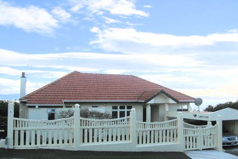 Photo of property in 14 George Street, Hospital Hill, Napier, 4110