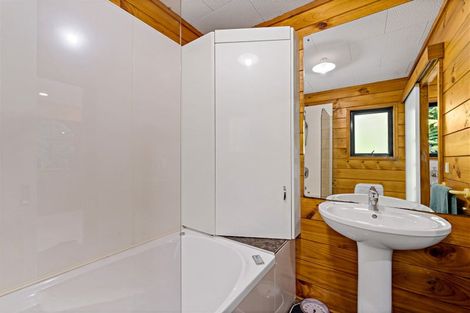 Photo of property in 87 Bethells Road, Waitakere, Henderson, 0782