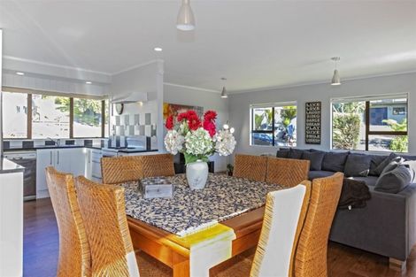 Photo of property in 6 Ailsa Place, Tairua, 3508