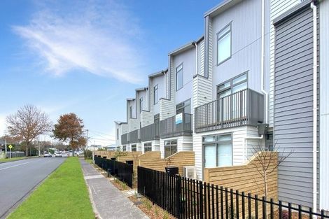 Photo of property in 588d Te Atatu Road, Te Atatu Peninsula, Auckland, 0610