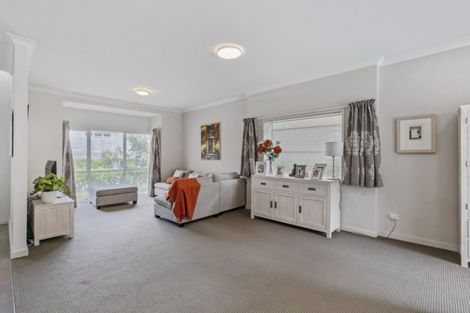 Photo of property in 4 Kensington Drive, Orewa, 0931