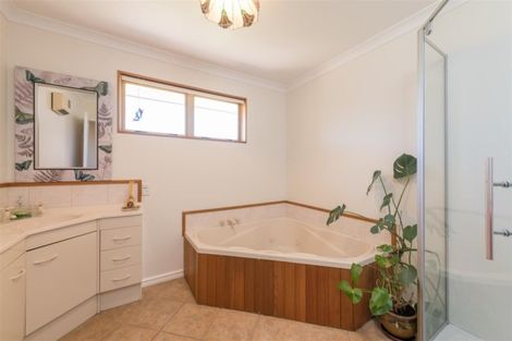 Photo of property in 38 Hoult Crescent, Monaco, Nelson, 7011