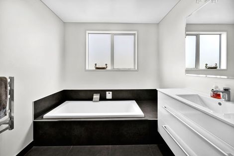 Photo of property in 7 Reremoana Close, Hawera, 4610