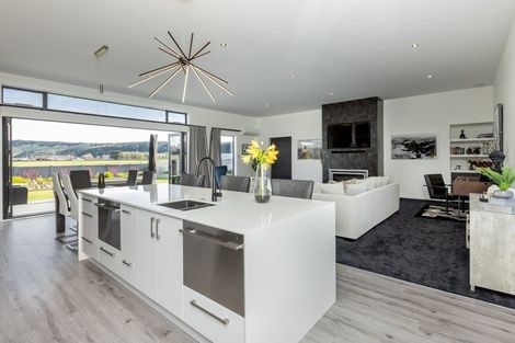 Photo of property in 33 Pohutukawa Drive, Eskdale, Napier, 4182