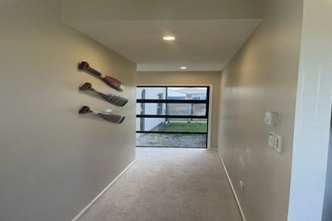 Photo of property in 5 Wentworth Lane, Waiwhakaiho, New Plymouth, 4312