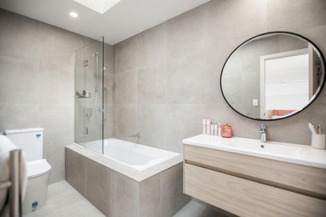 Photo of property in 2 Millen Avenue, Pakuranga, Auckland, 2010