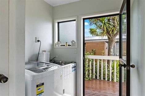 Photo of property in 2/31 Rangeview Road, Sunnyvale, Auckland, 0612