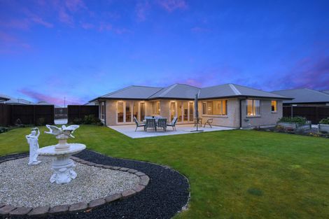Photo of property in 11 Walnut Way, Rangiora, 7400