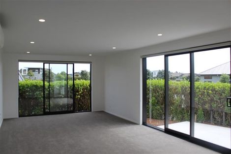 Photo of property in 4 Links Drive, Waiwhakaiho, New Plymouth, 4312
