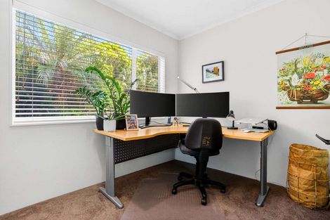 Photo of property in 8a Tipau Street, Torbay, Auckland, 0630
