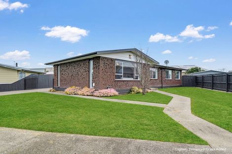Photo of property in 42 Acacia Street, Kelvin Grove, Palmerston North, 4414