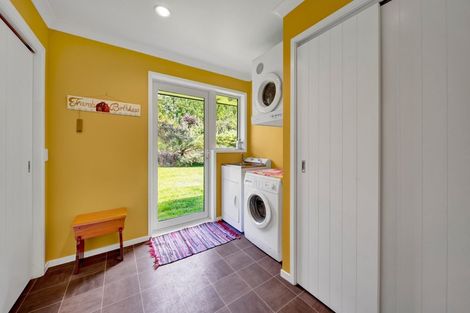 Photo of property in 1096 Egmont Road, Egmont Village, New Plymouth, 4372