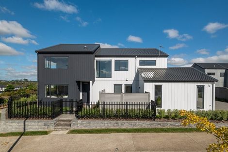 Photo of property in 17 Park Green Avenue, Rosehill, Papakura, 2113