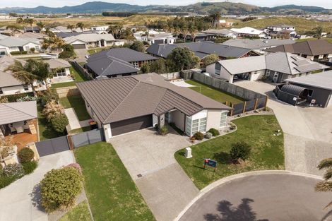 Photo of property in 15 Selliera Place, Papamoa Beach, Papamoa, 3118