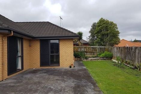 Photo of property in 20 Chesterton Terrace, Henderson, Auckland, 0612