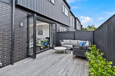 Photo of property in 18b St Michaels Avenue, Point Chevalier, Auckland, 1022