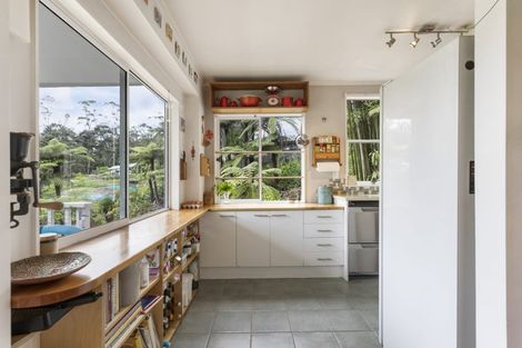 Photo of property in 126 Candia Road, Henderson Valley, Auckland, 0614