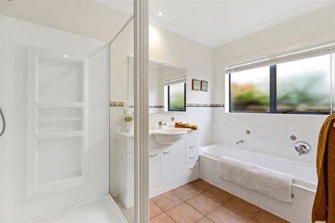 Photo of property in 10 Brackenburn Drive, Ohauiti, Tauranga, 3112