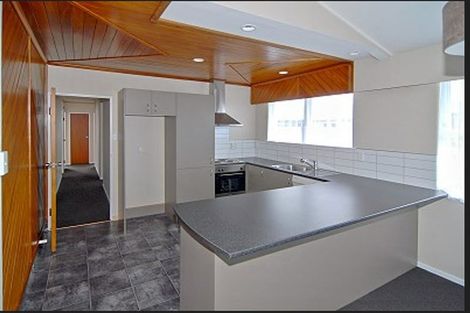 Photo of property in 2/210 Sunnynook Road, Totara Vale, Auckland, 0627