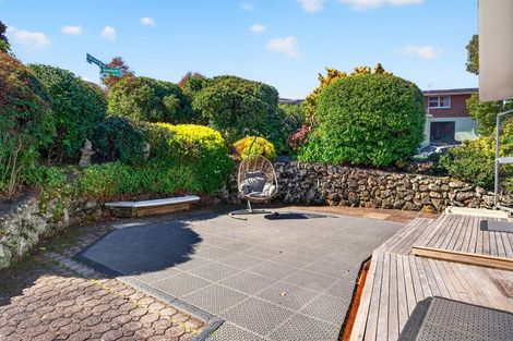 Photo of property in 1 Brunton Place, Glenfield, Auckland, 0629