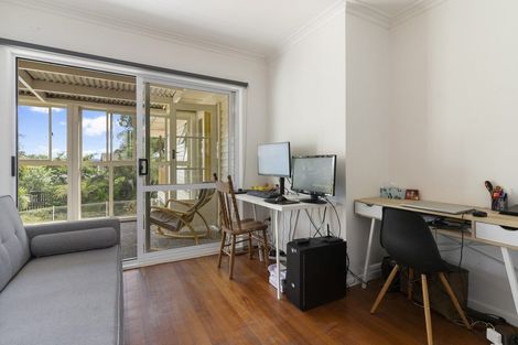 Photo of property in 71 Jaemont Avenue, Te Atatu South, Auckland, 0610