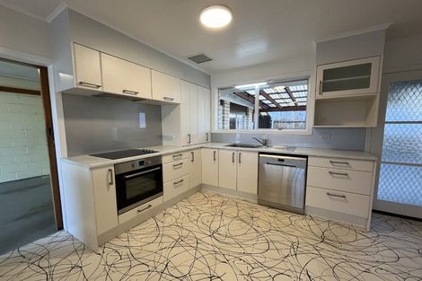 Photo of property in 1 Evelyn Place, Welbourn, New Plymouth, 4310