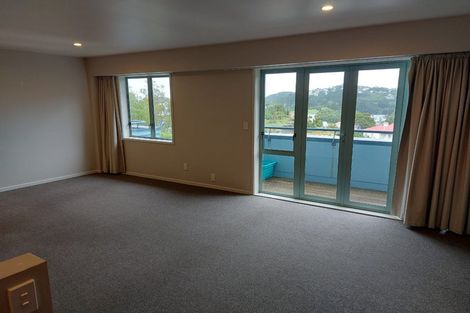 Photo of property in 2/93a Kelburn Parade, Kelburn, Wellington, 6012