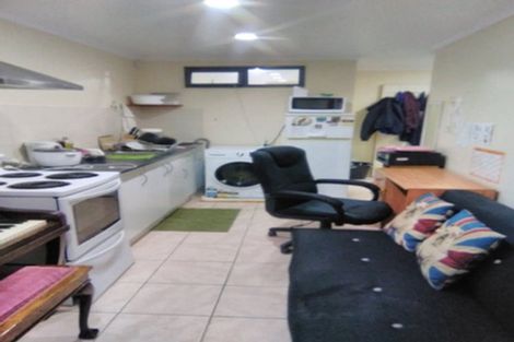 Photo of property in 10 De Havilland Drive, Goodwood Heights, Auckland, 2105