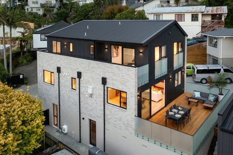 Photo of property in 8a Serrata Place, Browns Bay, Auckland, 0630