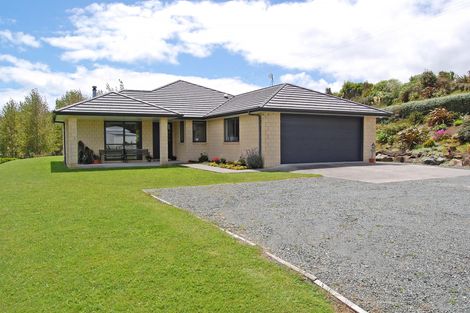 Photo of property in 924 Oneriri Road, Kaiwaka, 0573