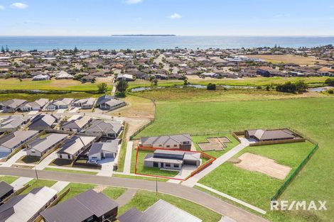 Photo of property in 43 Kotiate Street, Papamoa Beach, Papamoa, 3118