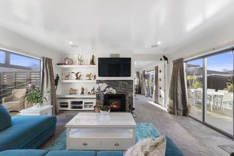 Photo of property in 2 Awarua Road, Pegasus, 7612