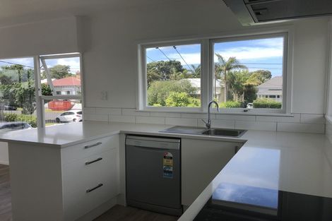 Photo of property in 1/175 Victoria Road, Devonport, Auckland, 0624
