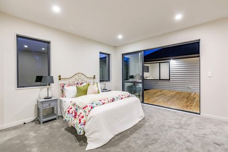 Photo of property in 9 Dida Park Drive, Kumeu, 0810