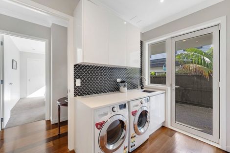 Photo of property in 8 Verley Rise, East Tamaki Heights, Auckland, 2016