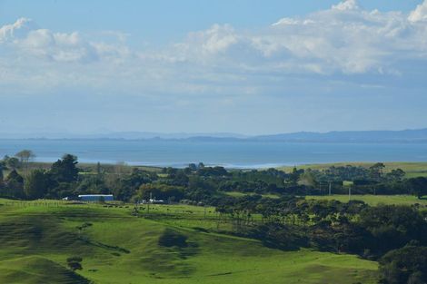 Photo of property in 21 Shine Road, South Head, Helensville, 0874