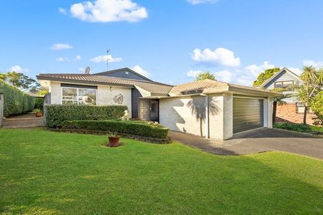 Photo of property in 15 Glucina Avenue, West Harbour, Auckland, 0618