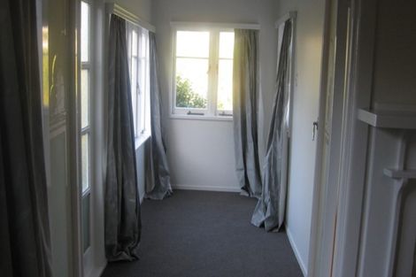 Photo of property in 12 Korotaha Terrace, Rothesay Bay, Auckland, 0630