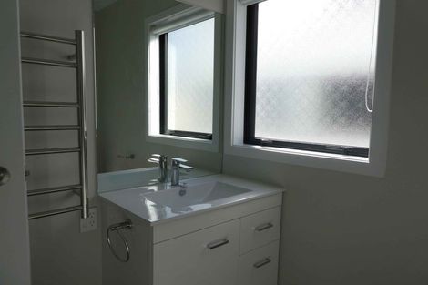 Photo of property in 2/125b Metcalfe Road, Ranui, Auckland, 0612